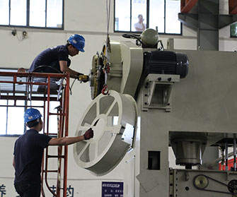 氣動(dòng)(dòng)精密沖床安裝